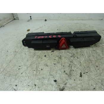 HAZZARD WARNING BUTTON Kia Cee'd 2011 1.6D 93700-1h005