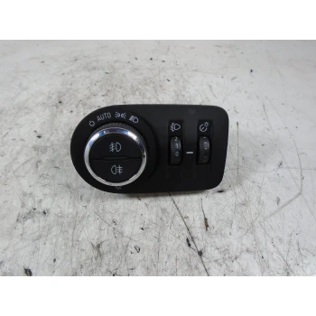 STIKALO LUČI Opel Corsa 2011 1.4 16V