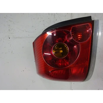 FARO POSTERIORE SINISTRO Toyota Avensis 2003 2.0
