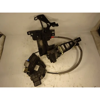 ZAKLEP  SPREDAJ DESNA Ford Mondeo 2008 2.0 8M2A-R21812-AA
