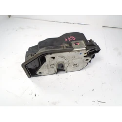 ZAKLEP SPREDAJ DESNA BMW 5 2004 520I ZAKLEP SPREDAJ DESNA BMW 5 2004 520I