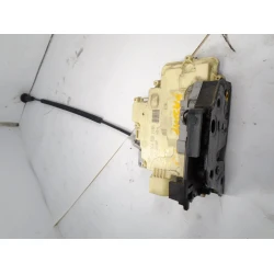ZAKLEP  ZADAJ LEVA Volkswagen Passat 2007 2.0TDI VARIANT 3C4839015A