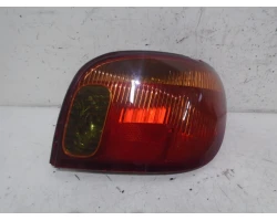 FARO POSTERIORE DESTRO Toyota Yaris 2003 1.0
