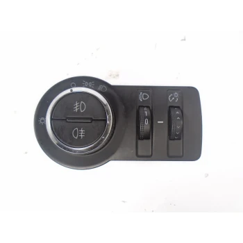 STIKALO LUČI Opel Astra 2013 CAR.2.0 DTI 16V 13268703
