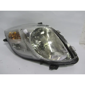 HEADLIGHT LEFT Toyota Yaris 2011 1.0