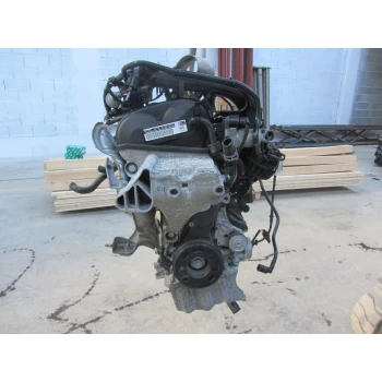 CEL MOTOR Volkswagen Polo 2020 1.0TSI aut. DKLA  04C100098M