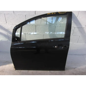 DOOR FRONT LEFT Toyota Yaris 2009 1.0