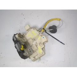 ZAKLEP  ZADAJ LEVA Audi A4, S4 2006 2.0TDI aut. 8e0839015aa