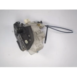 ZAKLEP  SPREDAJ DESNA Audi A4, S4 2006 2.0TDI aut. 8e1837016aa