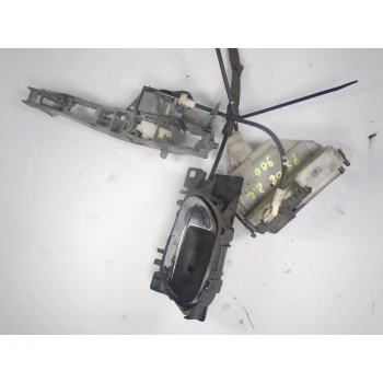 ZAKLEP  ZADAJ LEVA Peugeot 5008 2010 1.6HDI