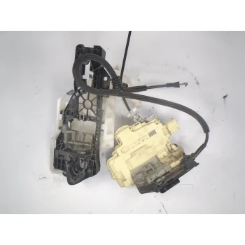 ZAKLEP  SPREDAJ DESNA Volkswagen Passat 2008 2.0TDI AUT. VARIANT 3c1837016a