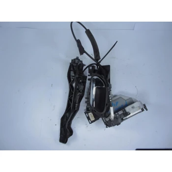 ZAKLEP  ZADAJ LEVA Peugeot 308 2011 1.6 16V