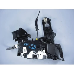 DOOR LOCK FRONT RIGHT Mercedes-Benz C-Klasse 2010 180 CGI A2047201835 DOOR LOCK FRONT RIGHT Mercedes-Benz C-Klasse 2010 180 CGI A2047201835
