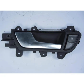 KLJUKA NOTRANJA SPREDAJ LEVA Audi A5, S5 2011 2.0TDI QUATTRO 8k0837019