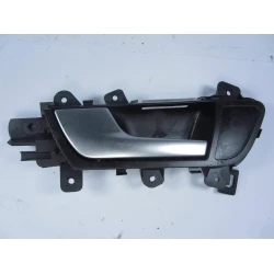 KLJUKA NOTRANJA  ZADAJ LEVA Audi A5, S5 2011 2.0TDI QUATTRO 8k0839019