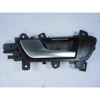 KLJUKA NOTRANJA  ZADAJ LEVA Audi A5, S5 2011 2.0TDI QUATTRO 8k0839019