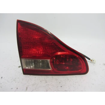 FARO POSTERIORE SINISTRO Toyota Avensis 2001 VERSO 2.0