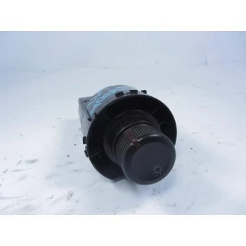 STIKALO LUČI Seat Cordoba 2005 1.4 16V 6l1941531ad