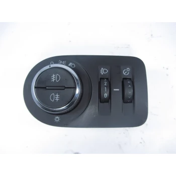 STIKALO LUČI Opel Corsa 2015 1.2 16V 13310331