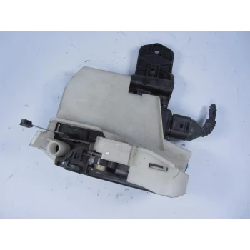 ZAKLEP  SPREDAJ DESNA Volkswagen Passat 2001 1.9TDI