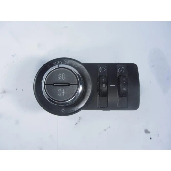 STIKALO LUČI Opel Insignia 2009 2.0 DTH