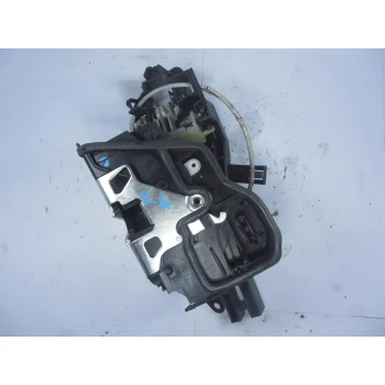 ZAKLEP  ZADAJ DESNA BMW 3 2011 318 TOURING D