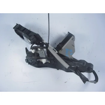ZAKLEP  ZADAJ DESNA Peugeot 2008 2015 1.6 HDI 16V