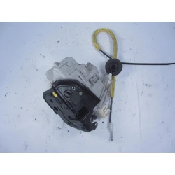 ZAKLEP  ZADAJ LEVA Audi A6, S6 2005 AVANT 3.0 TDI Q 4f0839015