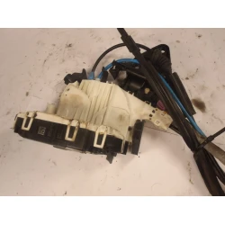 ZAKLEP  ZADAJ DESNA Mercedes-Benz C-Klasse  w204 a2047301435
