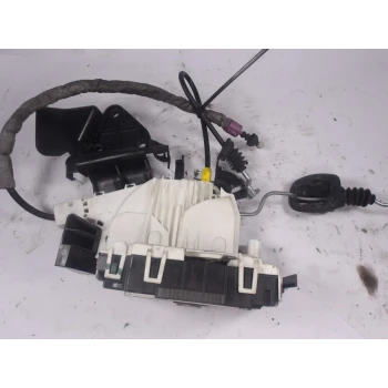 DOOR LOCK FRONT LEFT Mercedes-Benz C-Klasse  w204 a2047200335