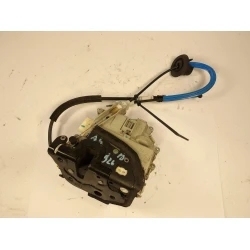 ZAKLEP  SPREDAJ DESNA Audi A4, S4 2010 2.0 TDI 8j1837016d