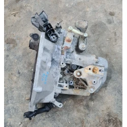 MENJALNIK Peugeot 2008 2015 1.2 9803846180