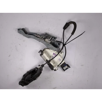 ZAKLEP  SPREDAJ DESNA Citroën BERLINGO 3 2008 1.6 I 16V 9135EA
