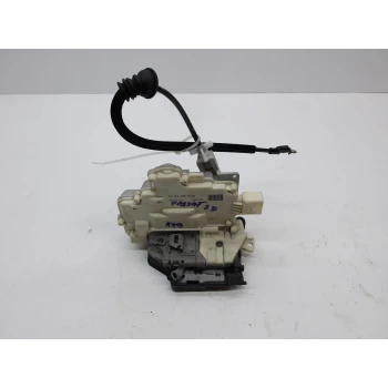 ZAKLEP  SPREDAJ DESNA Volkswagen Passat 2014 2.0 TDI VARIANT CZ3C1837016B