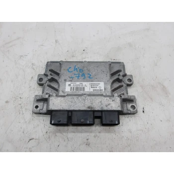 ENGINE CONTROL UNIT Renault CLIO III 2010 1.2 8200522357