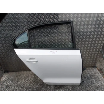 GOLA VRATA ZADAJ DESNA Volkswagen Jetta 2013 1.6 TDI 5C6833056E