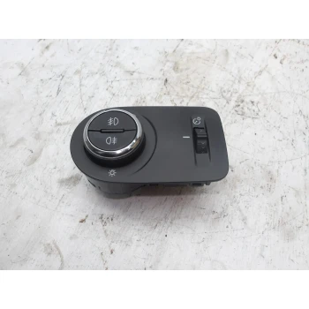 STIKALO LUČI Opel Mokka 2022 1.2 XHT 39050760