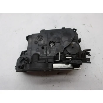 ZAKLEP  ZADAJ DESNA BMW 3 2006 E90/E91