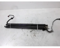 BOOT STRUT Volkswagen Passat 2016 VARIANT 2.0 / TDI AUT. 3G9827851B