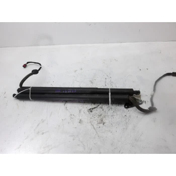 BOOT STRUT Volkswagen Passat 2016 VARIANT 2.0 / TDI AUT. 3G9827851B