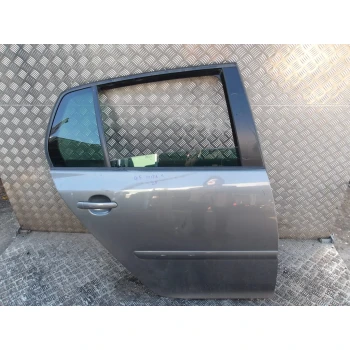 GOLA VRATA ZADAJ DESNA Volkswagen Golf 2008 V. 1.9 TDI 1K6833106J