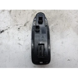 STIKALO STEKLA Peugeot 2008 2018 1.2 98242539zd