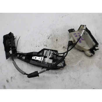 ZAKLEP  ZADAJ DESNA Peugeot 2008 2018 1.2 9812501180
