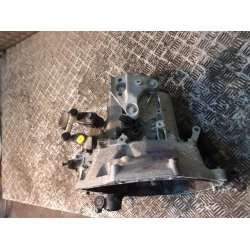 MENJALNIK Peugeot 2008 2018 1.2 9803846180