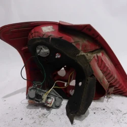 FARO POSTERIORE DESTRO Toyota Yaris 2007 1.3 815510D110