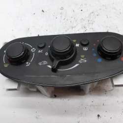 HEATER CLIMATE CONTROL PANEL Dacia Sandero 2013 0.9 TCE t1019674j HEATER CLIMATE CONTROL PANEL Dacia Sandero 2013 0.9 TCE t1019674j