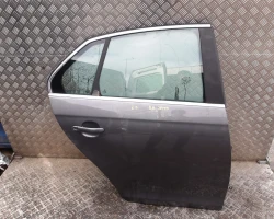 GOLA VRATA ZADAJ DESNA Volkswagen Jetta 2007 1.9 TDI 1K5833106E