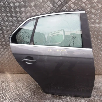 GOLA VRATA ZADAJ DESNA Volkswagen Jetta 2007 1.9 TDI 1K5833106E