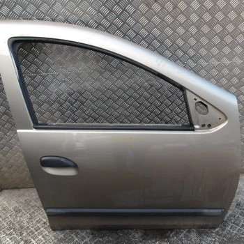 DOOR FRONT RIGHT Dacia Sandero 2013 0.9 TCE