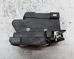 ZAKLEP  SPREDAJ DESNA Dacia DUSTER 2025 1.2 4X4 805022447R